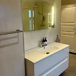 2 Bedrooms Close To Centre With Free Parking - Perfect For Ons * Stavanger