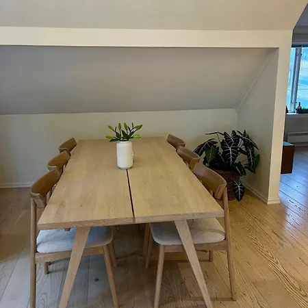 2 Bedrooms Close To Centre With Free Parking - Perfect For Ons