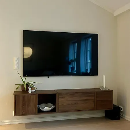 Daire 2 Bedrooms Close To Centre With Free Parking - Perfect For Ons *