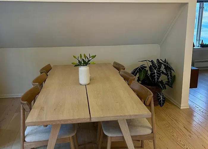 2 Bedrooms Close To Centre With Free Parking - Perfect For Ons